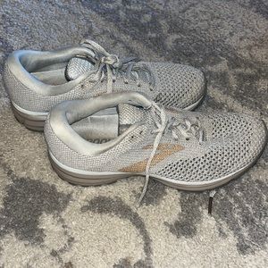 Womens brooks